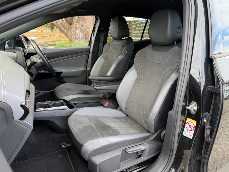 2023 Volkswagen ID.4 - image 28