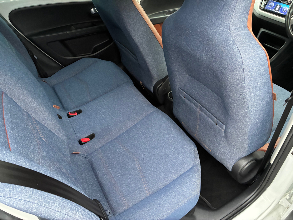 2016 Volkswagen up! 1.0i Petrol Jeans Up Automatic €10,750