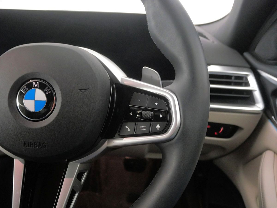 2025 BMW 4 Series - image 18