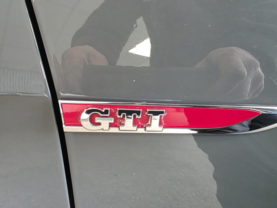 2019 Volkswagen Golf - image 9