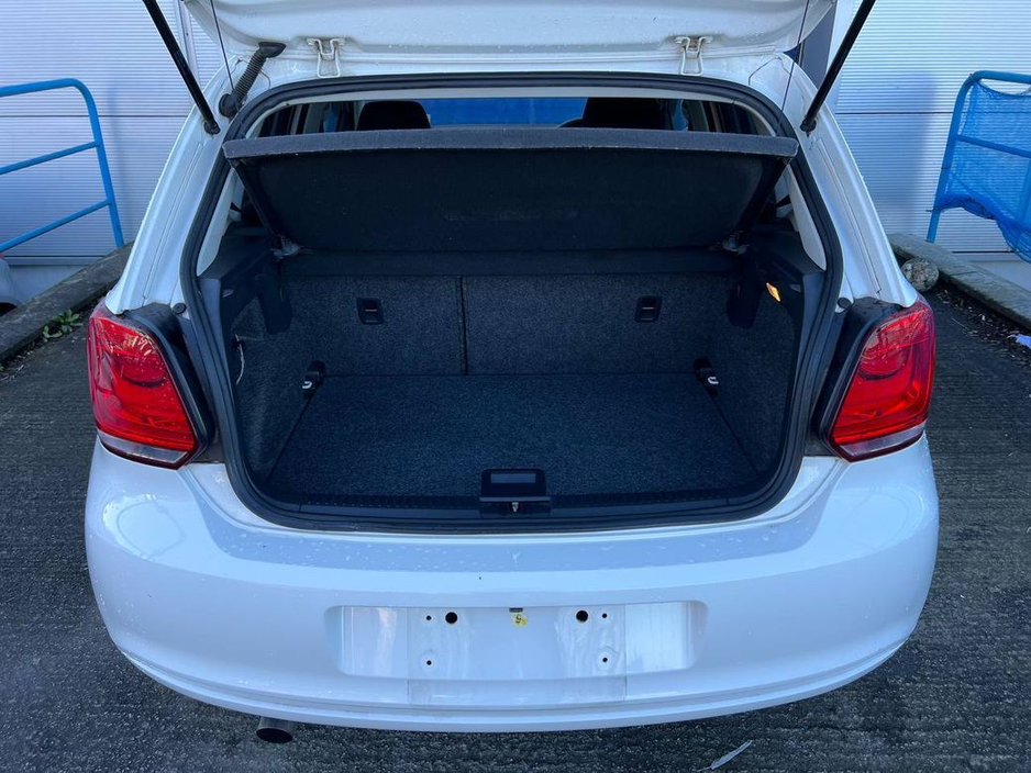 2014 Volkswagen Polo - image 13