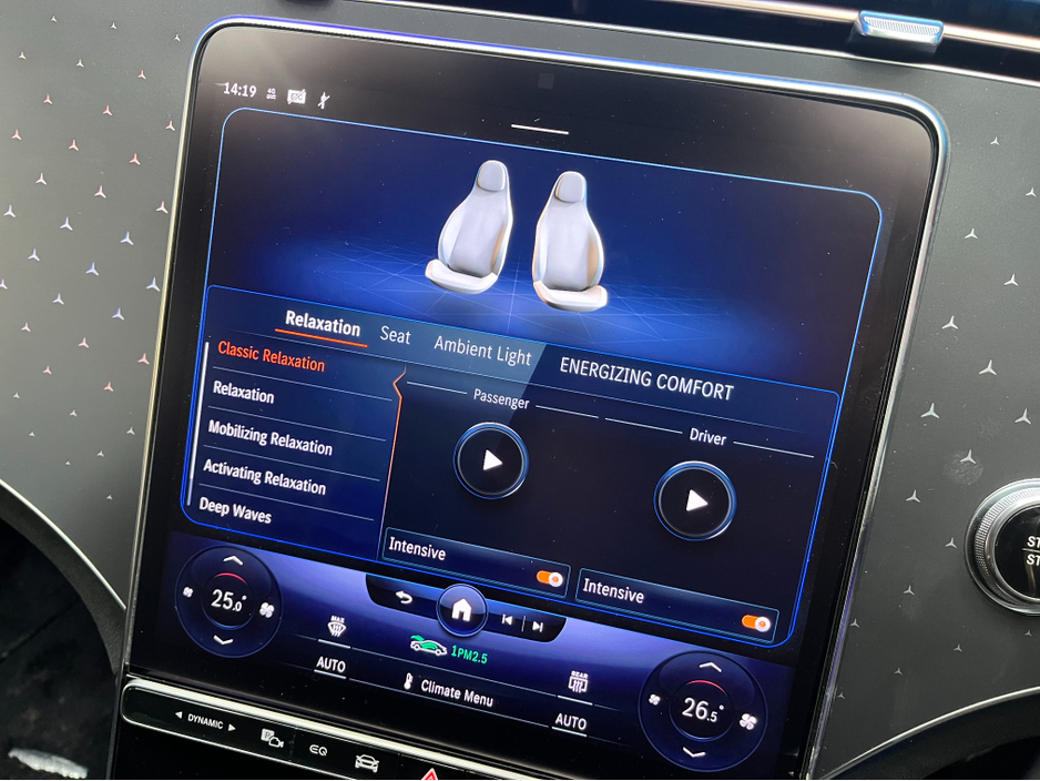 2023 Mercedes-Benz EQE €47950 2023 MERCEDES-BENZ EQE 350+ AUTOMATIC / CRUISE CONTROL / 360° PARKING CAMERA / ELECTRIC MEMORY HEATED & MASSAGING SEATS / PANORAMIC SUNROOF / PADDLE SHIFTERS / AMBIENT LIGHTS / APPLE CARPLAY €47,950