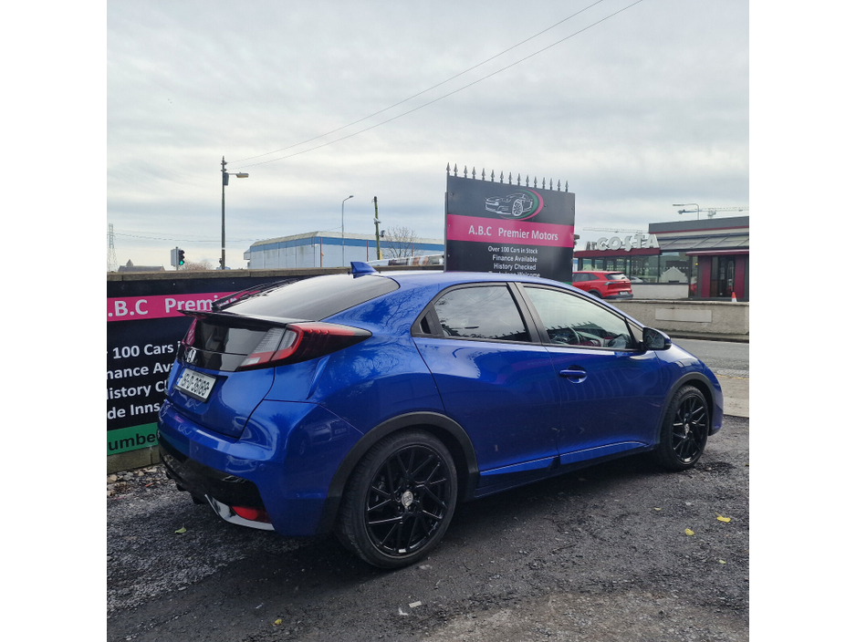 2015 Honda Civic - image 2