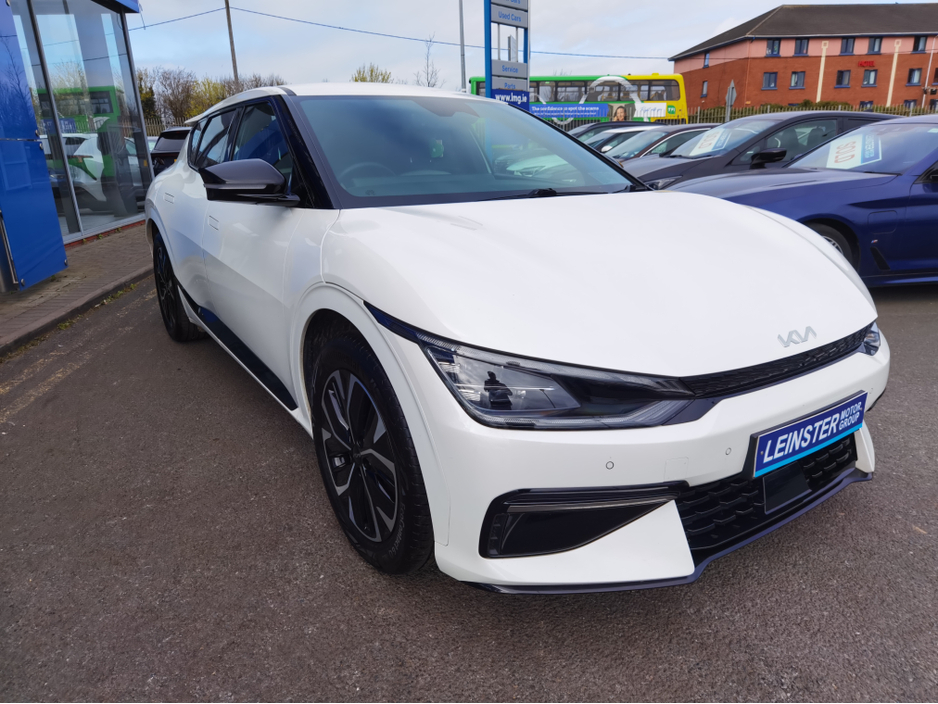 2022 Kia EV6 - image 3