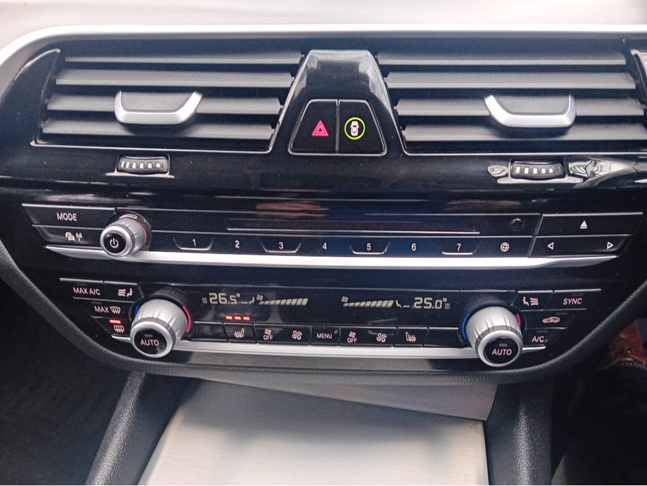 2017 BMW 5 Series 520 D  AUTO SE 5DR ESTATE TOURING  @ REDDY2DRIVE LTD €21,500