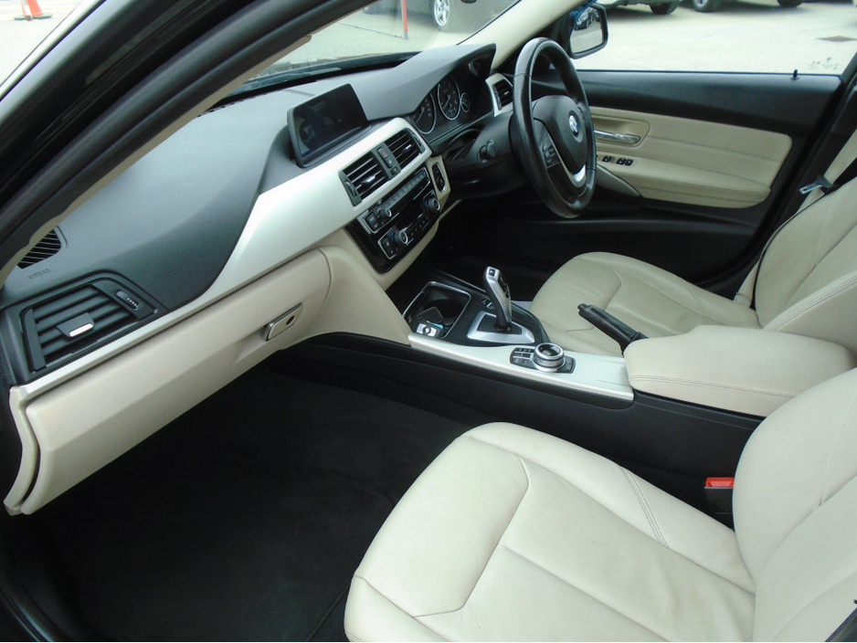 2018 BMW 3 Series - image 7