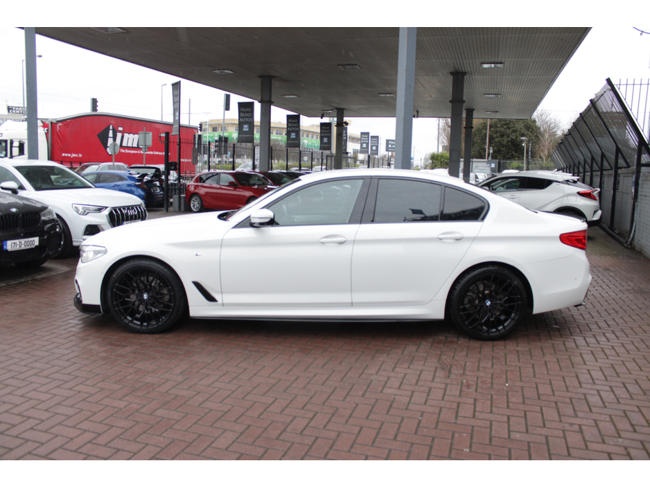 2020 BMW 5 Series - image 7