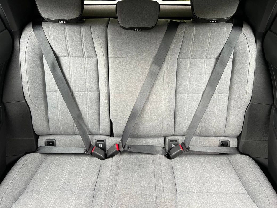 2023 Renault Megane - image 12