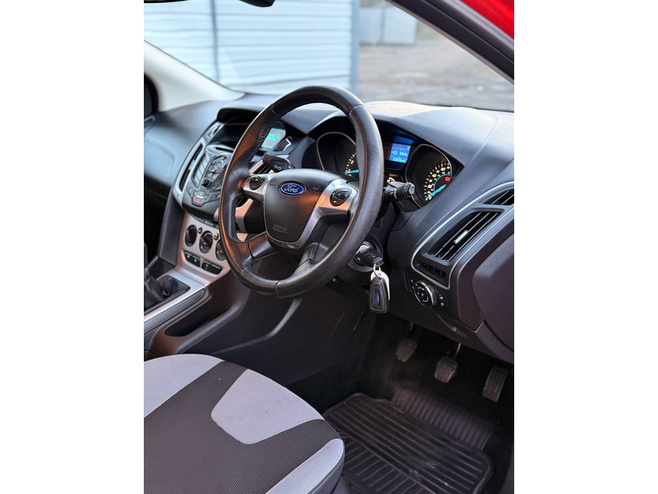 2014 Ford Focus - image 23