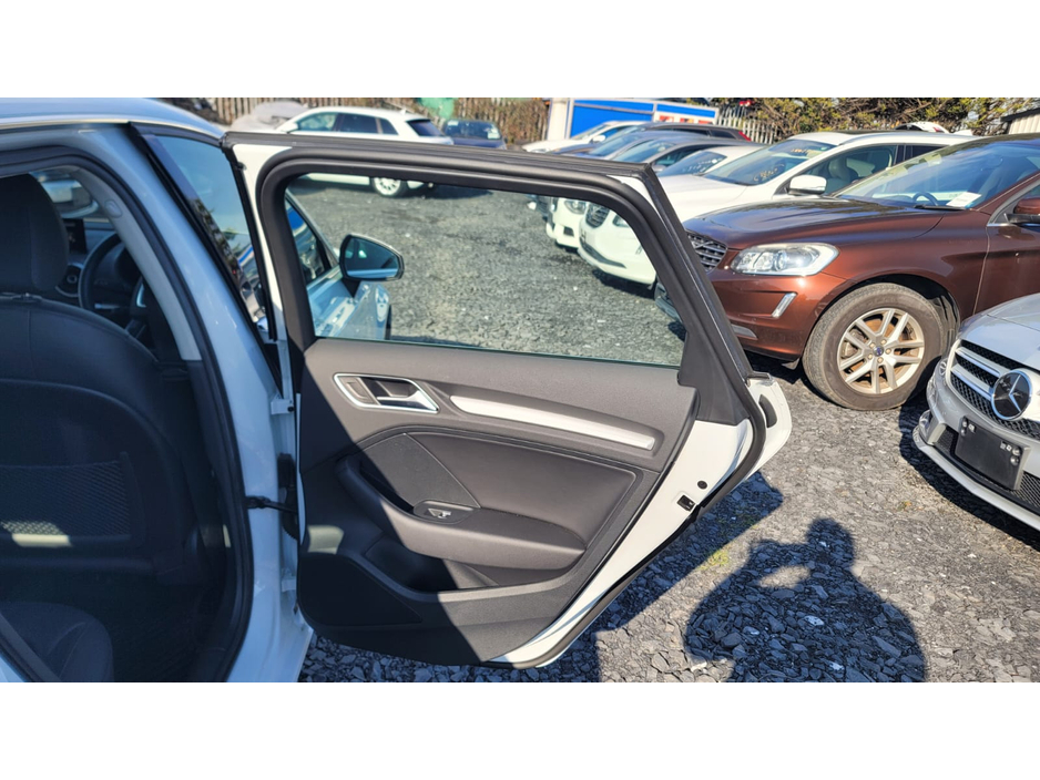 2015 Audi A3 - image 10