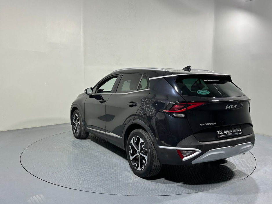 2022 Kia Sportage - image 5