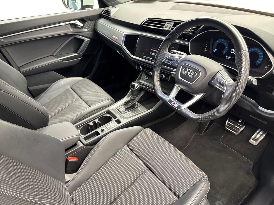 2023 Audi Q3 - image 6