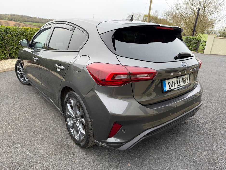 2024 Ford Focus - image 7