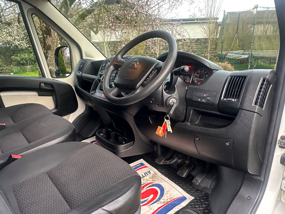 2018 Peugeot Boxer - image 8