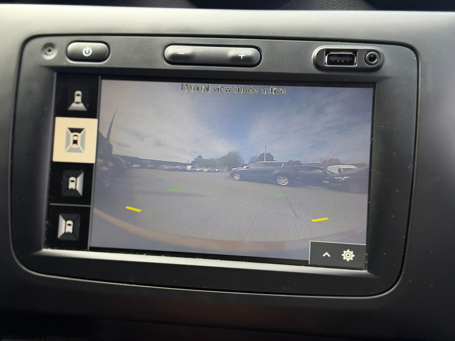 2019 Dacia Duster - image 7