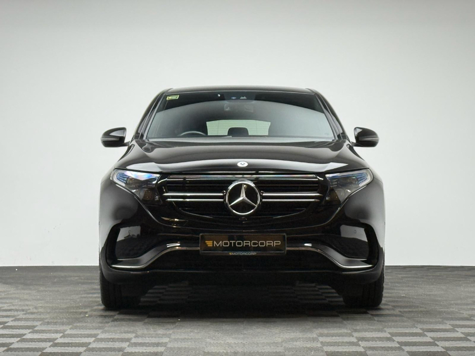 2022 Mercedes-Benz EQC - image 2