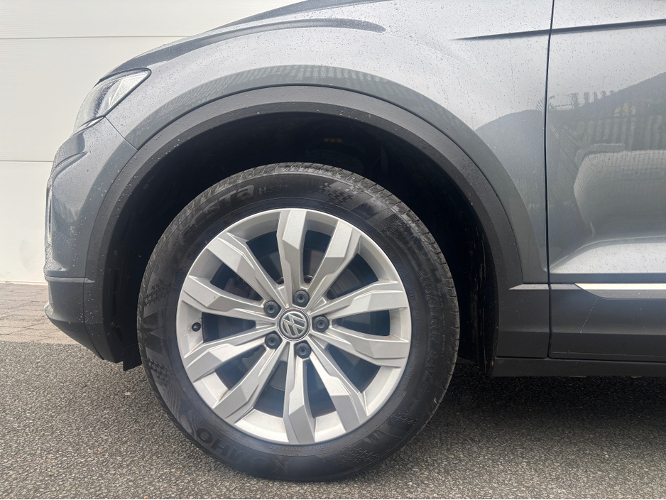 2019 Volkswagen T-Roc - image 19