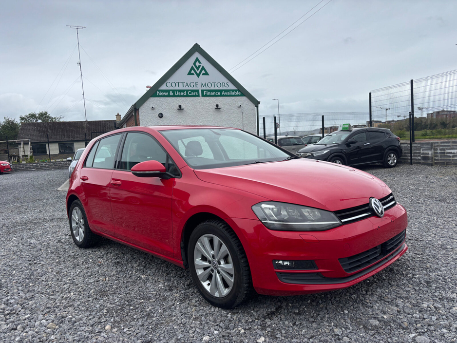 2015 Volkswagen Golf - image 2