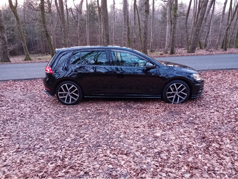2019 Volkswagen Golf - image 5