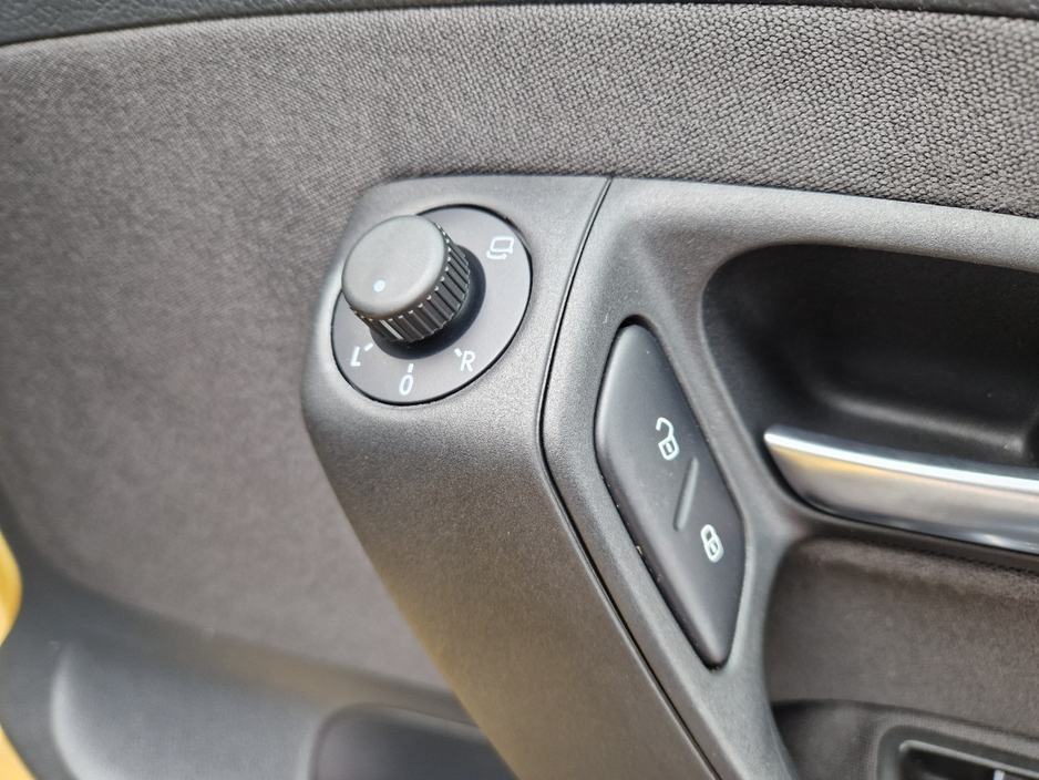 2010 Volkswagen Polo - image 26