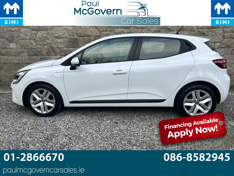 2022 Renault Clio - image 2