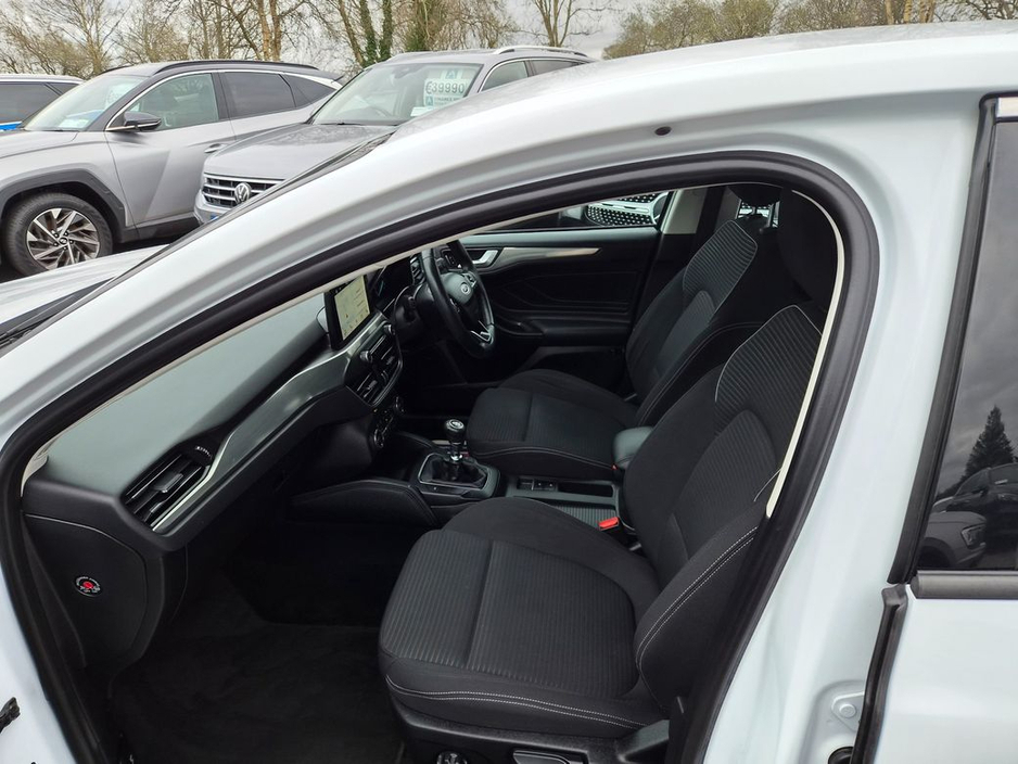 2019 Ford Focus - image 11