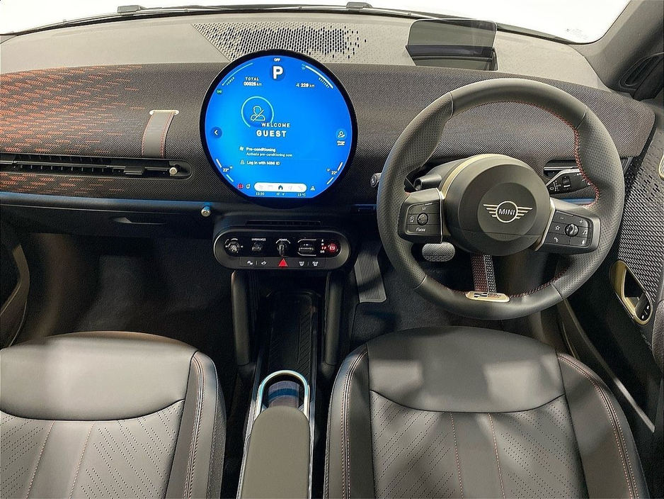 2025 MINI Hatch Cooper E €31,950