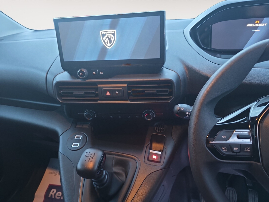 2024 Peugeot Partner  €18,658