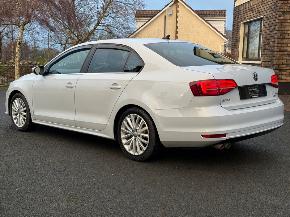 2017 Volkswagen Jetta 2.0 TDI 110HP Highline €12,950
