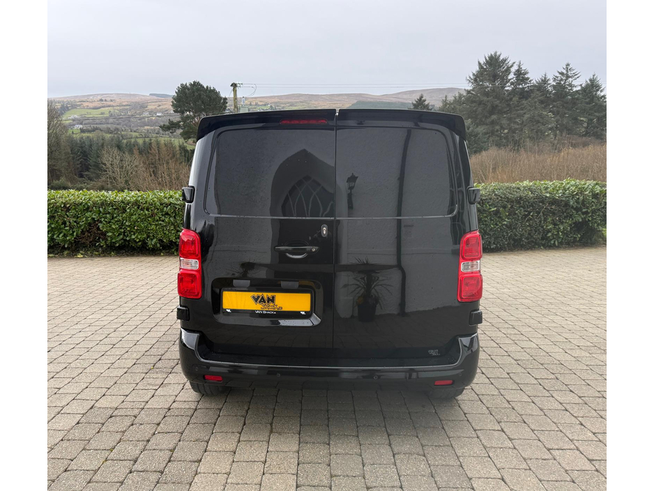 2020 Vauxhall Vivaro - image 6