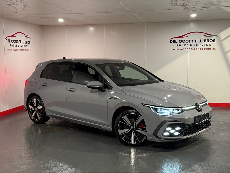 2022 Volkswagen Golf - image 9