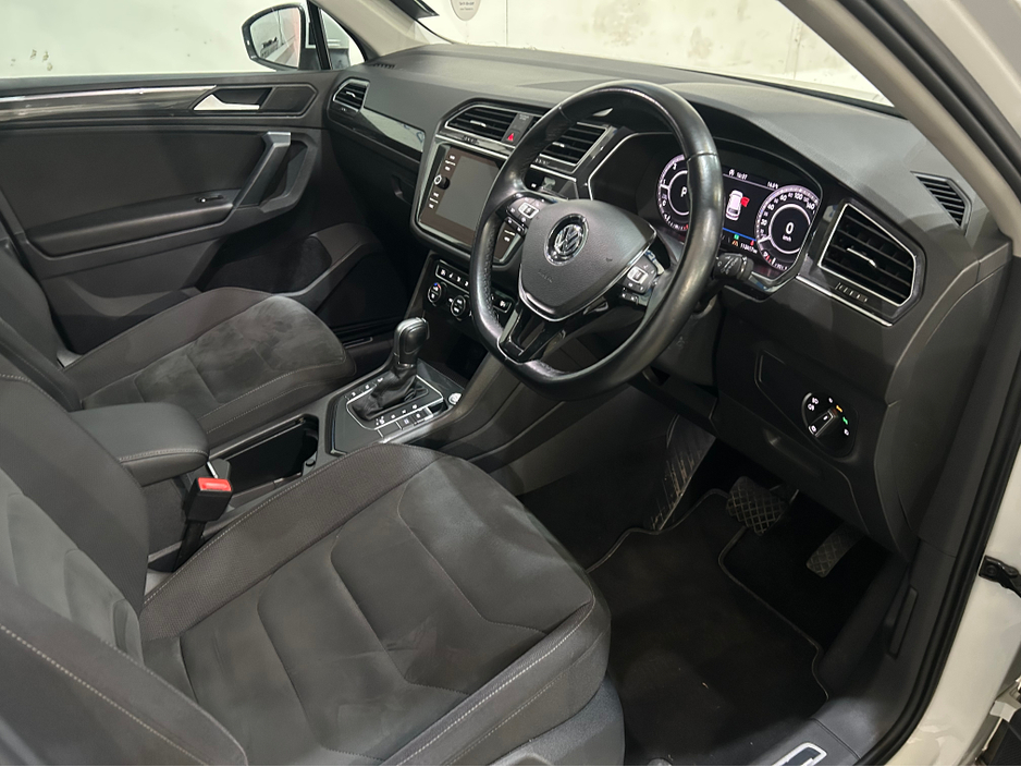 2018 Volkswagen Tiguan - image 11