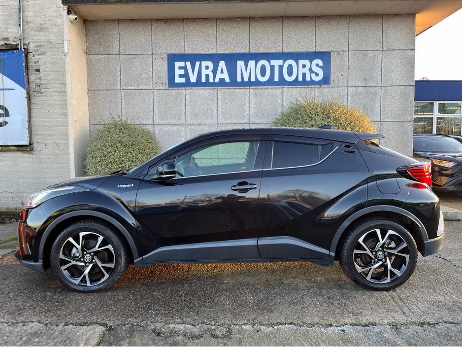 2020 Toyota C-HR SOL AUTOMATIC HYBRID 1.8 PETROL //LOW MILES//HIGH SPEC//HALF LEATHER SEATS//KEYLESS ENTRY//360 PARKING CAMERAS//ADAPTIVE CRUISE CONTROL// €22,950