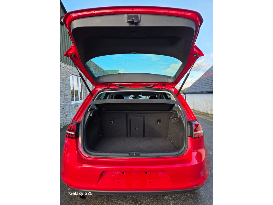 2017 Volkswagen Golf 1.2TSI 3DR 85HP Trendline €14,450