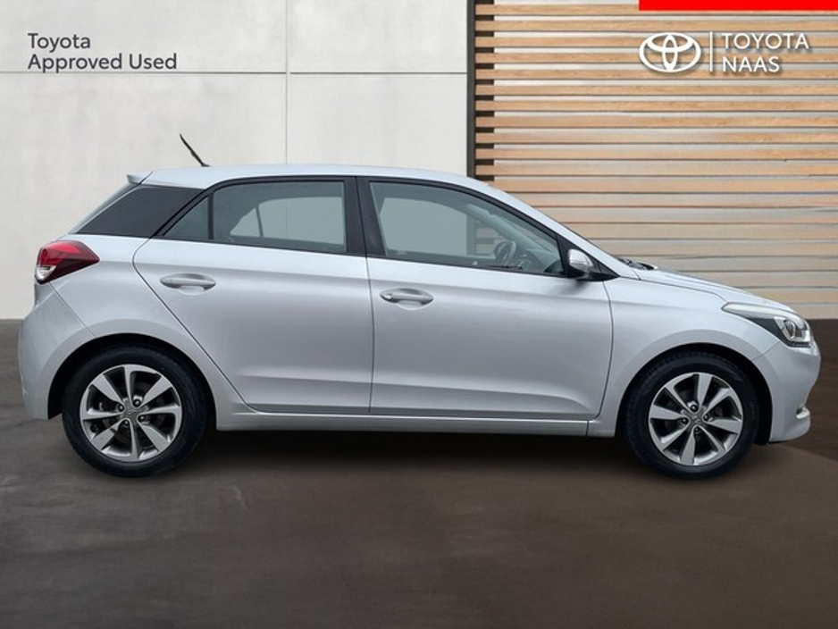 2017 Hyundai i20 - image 3
