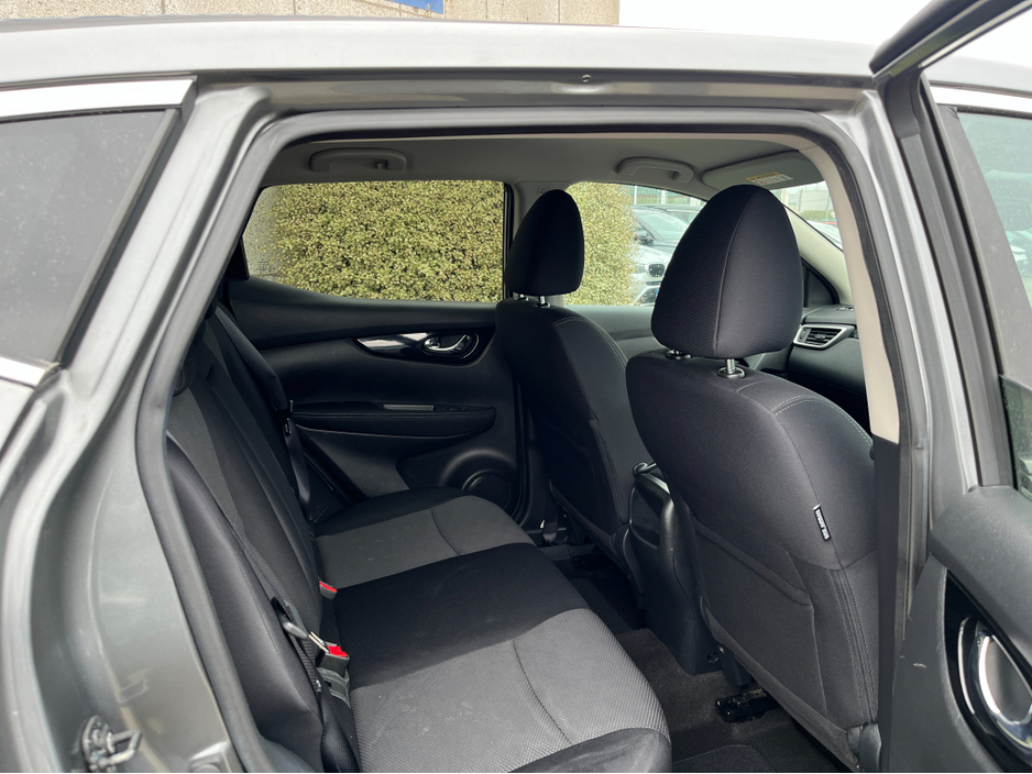 2016 Nissan Qashqai - image 7