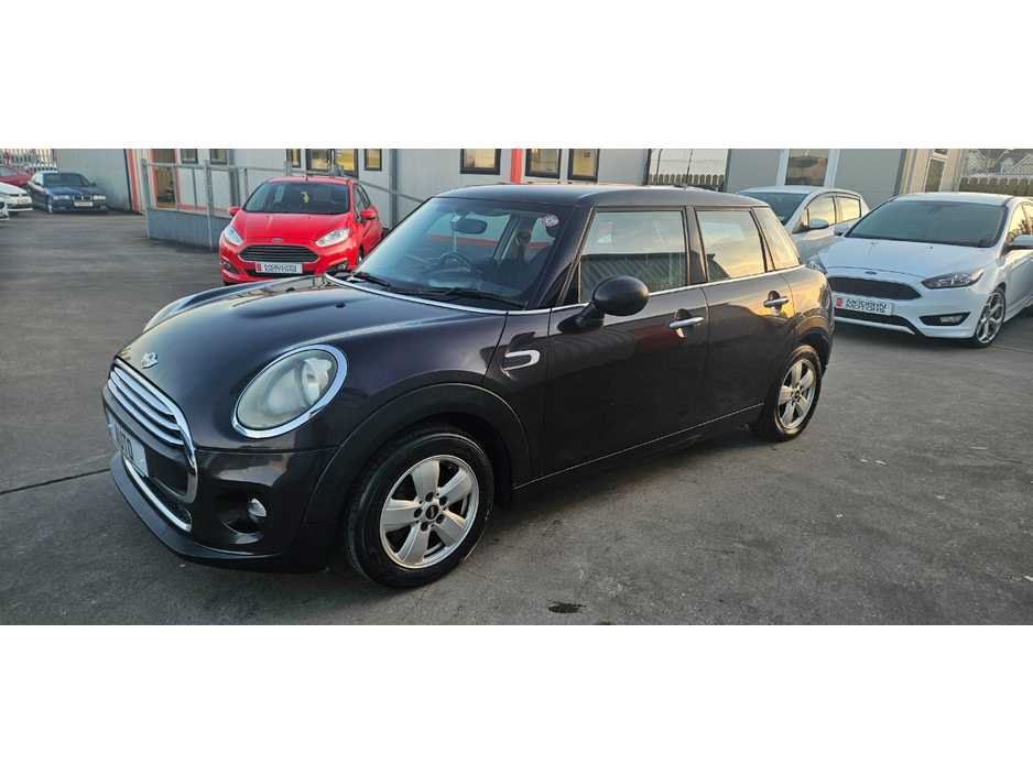 2016 MINI Cooper - image 18