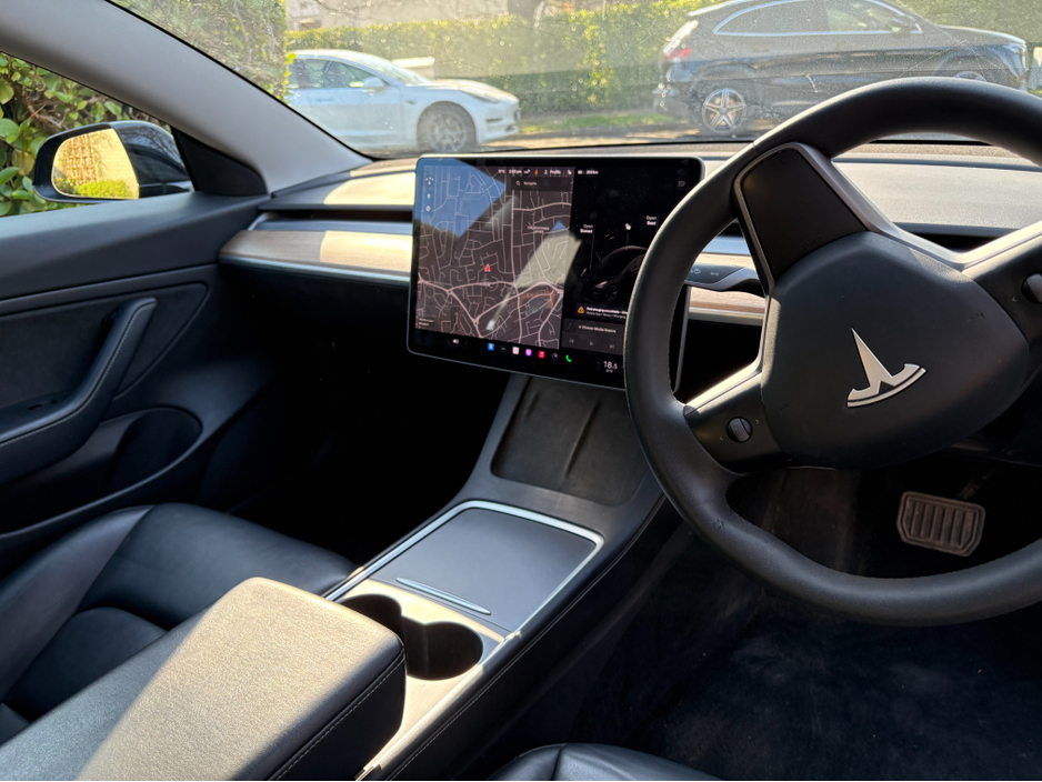 2021 Tesla Model 3 - image 4