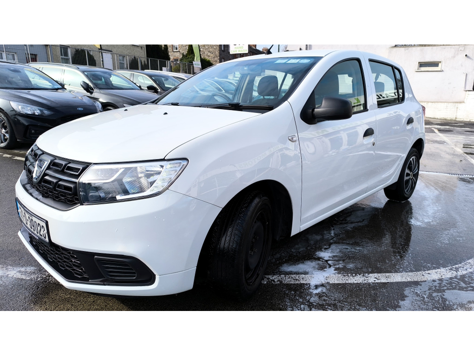 2017 Dacia Sandero - image 4
