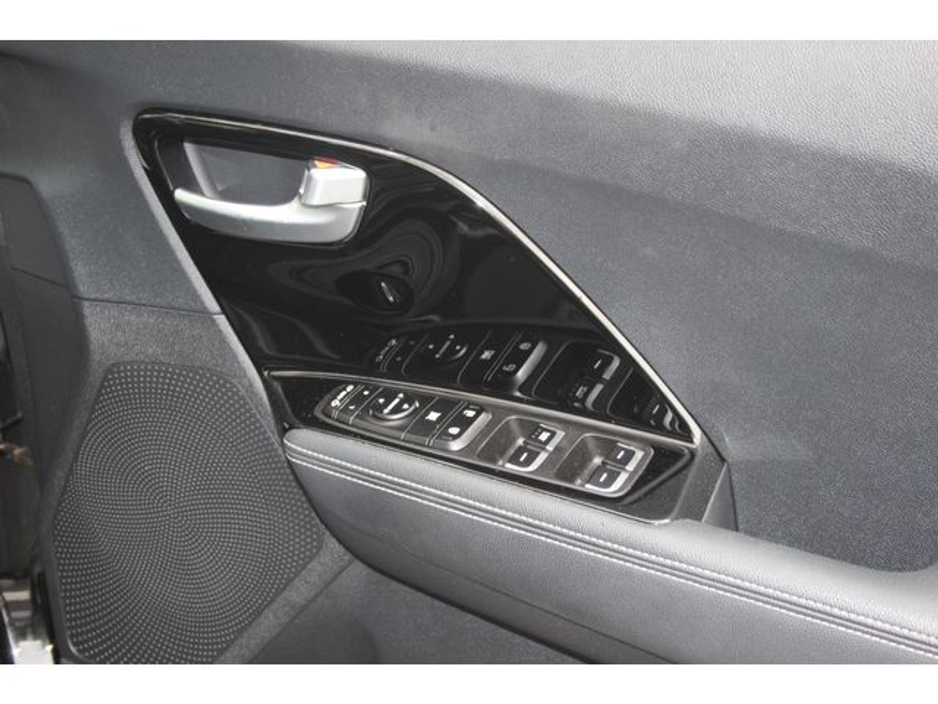 2019 Kia Niro - image 13