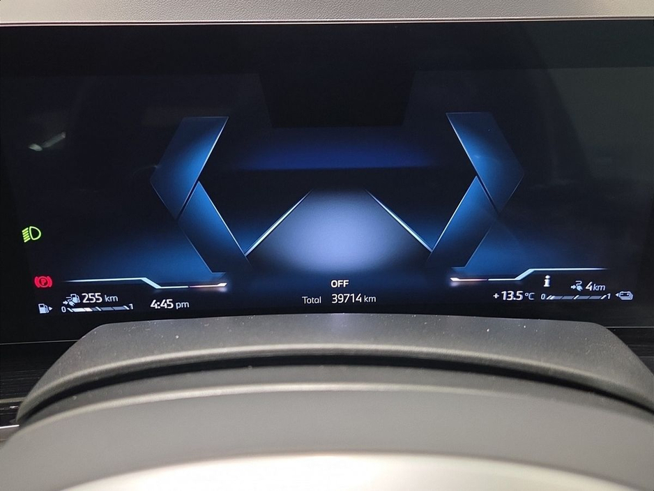 2023 BMW X5 - image 9