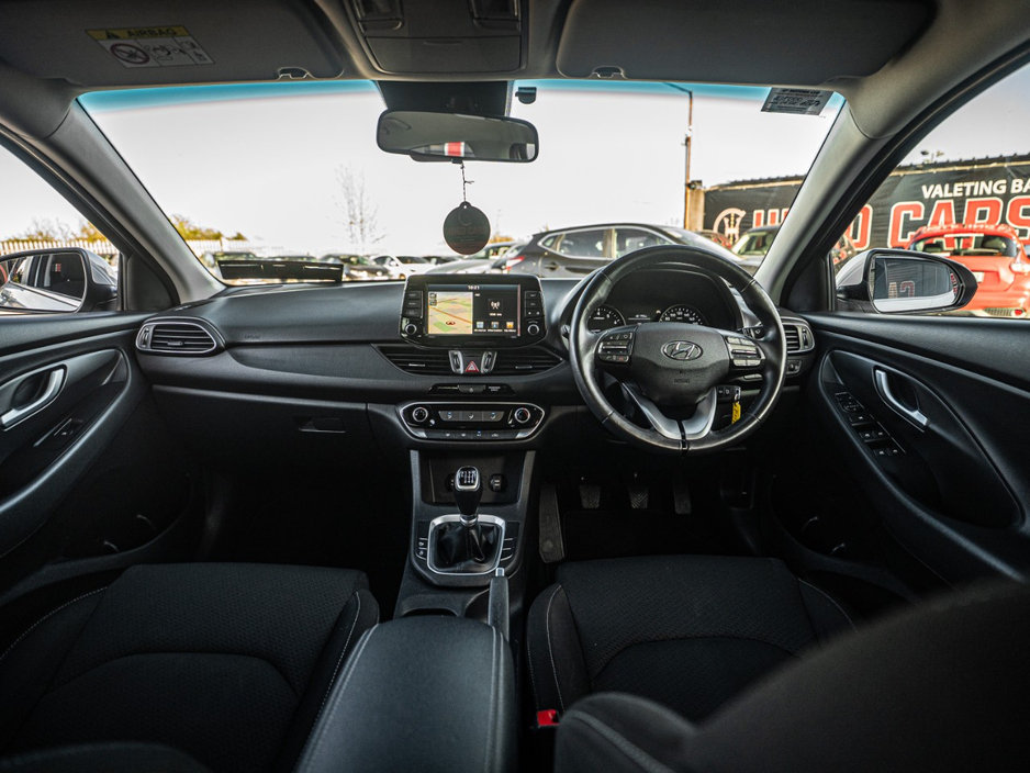 2018 Hyundai i30 - image 9