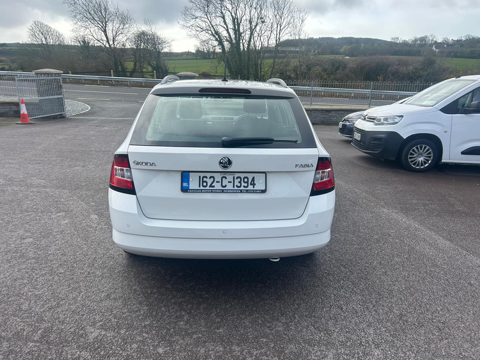 2016 Skoda Fabia - image 4