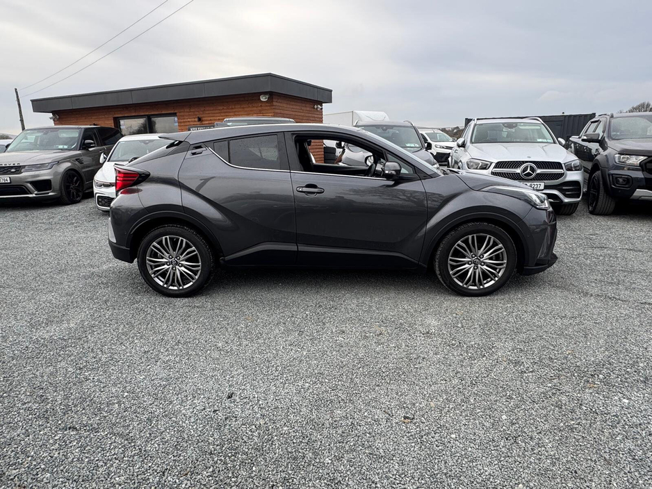 2023 Toyota C-HR - image 24