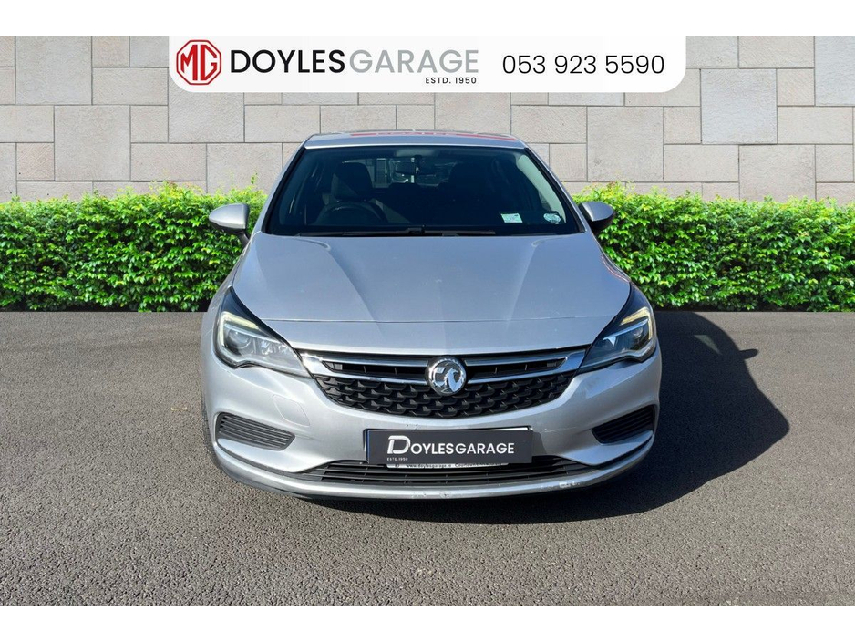 2016 Vauxhall Astra - image 8