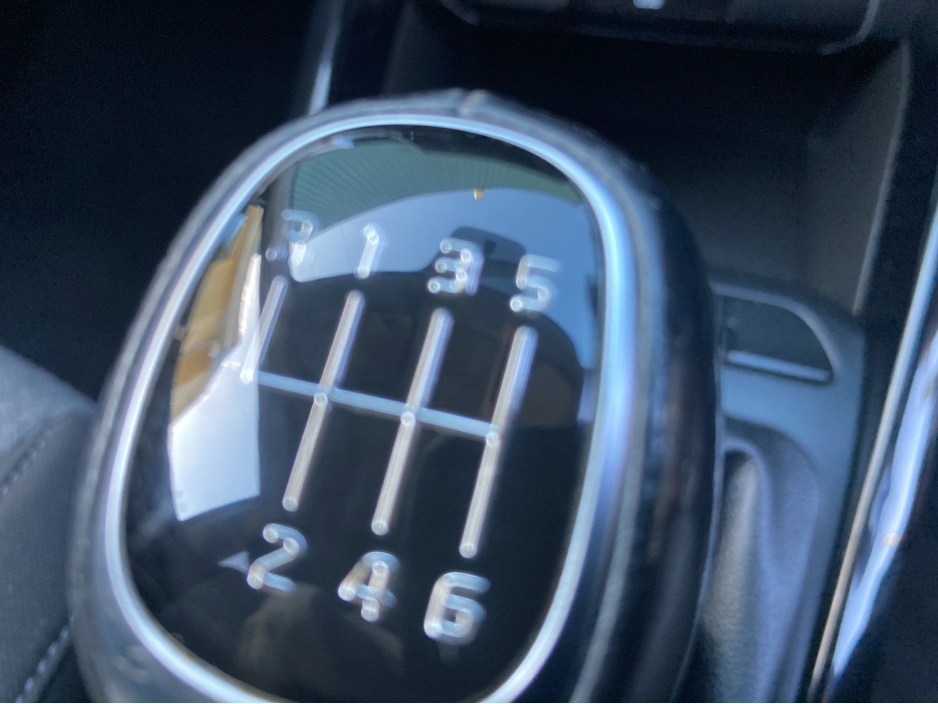 2021 Kia Stonic - image 15