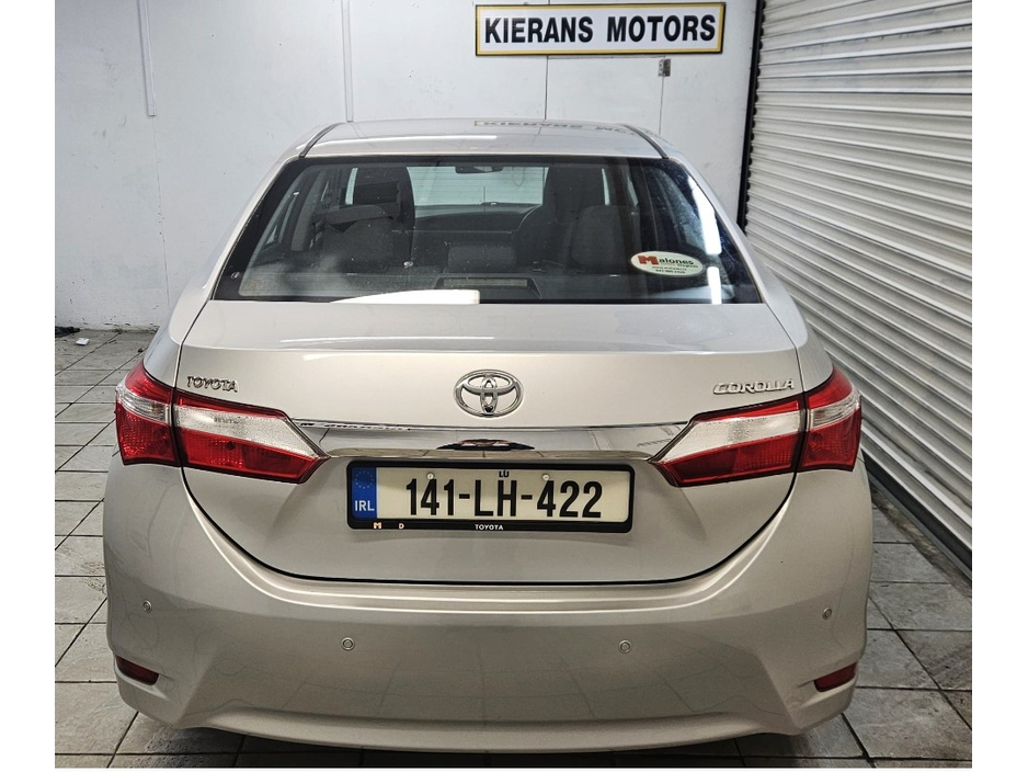 2014 Toyota Corolla - image 4