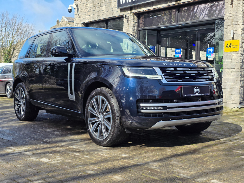 2025 Land Rover Range Rover - image 2