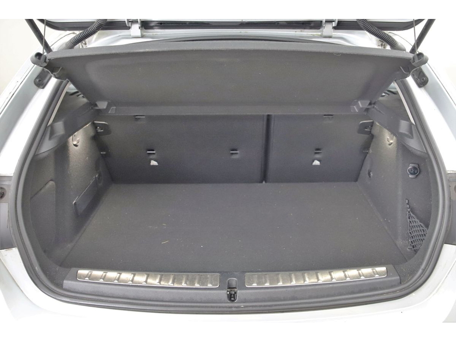 2020 BMW 1 Series - image 20