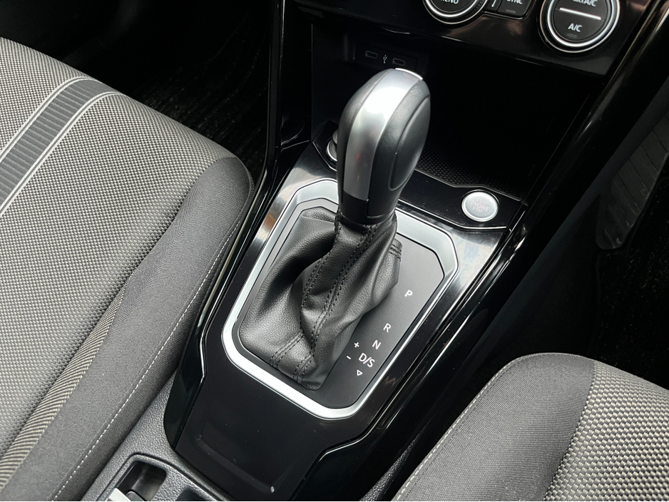 2022 Volkswagen T-Roc STYLE BLACK EDITION AUTOMATIC 2.0 DIESEL //ADAPTIVE CRUISE CONTROL//KEYLESS ENTRY//REVERSE CAMERA//